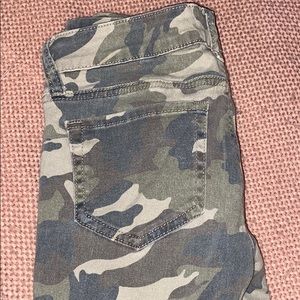 Camo skinny jeans size 1